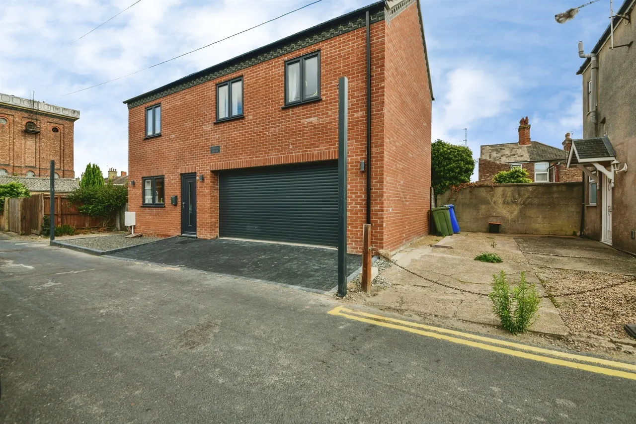 3 bed house for sale — Grand Sluice Lane, Boston