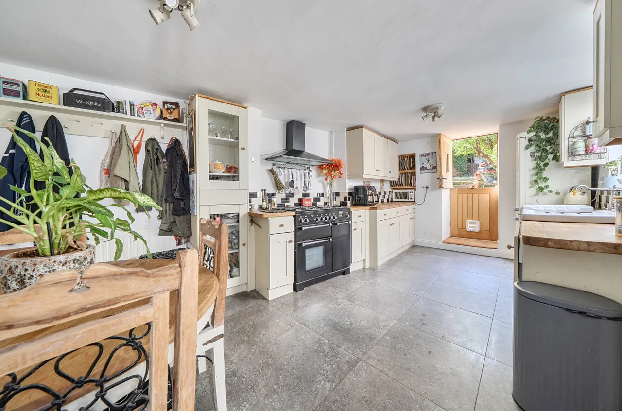 North Street, Oundle, PE8, photo 7