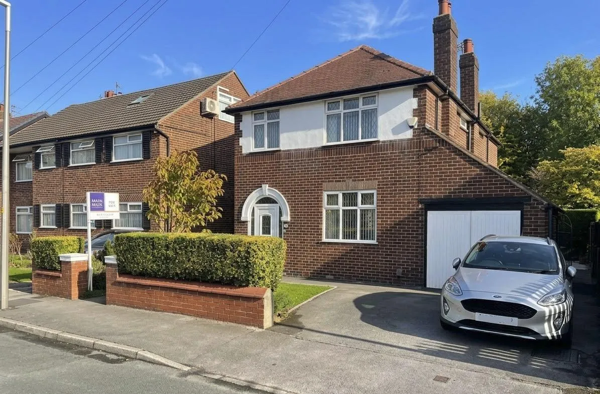 Outwood Drive, Heald Green, photo 2