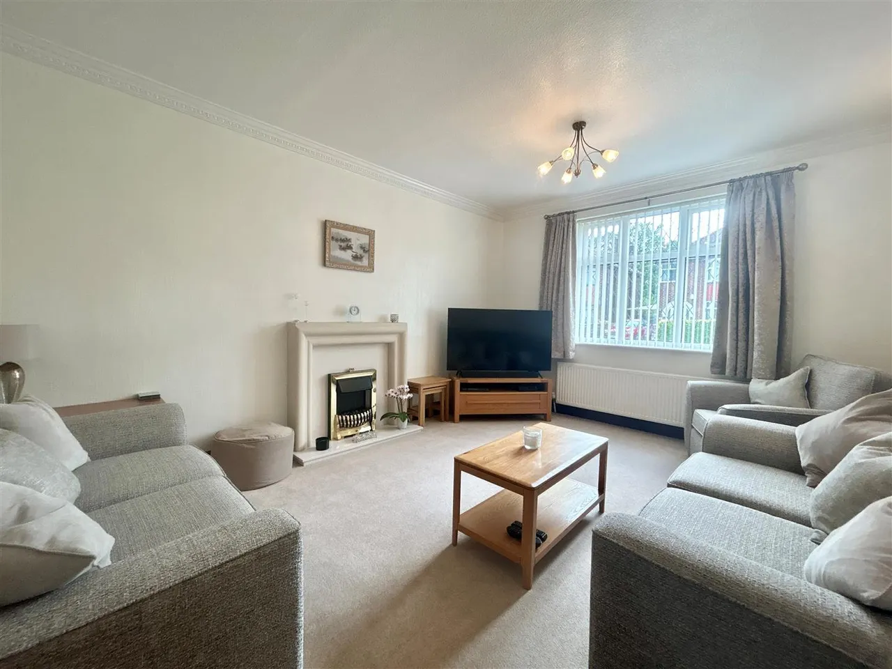 Outwood Drive, Heald Green, photo 4