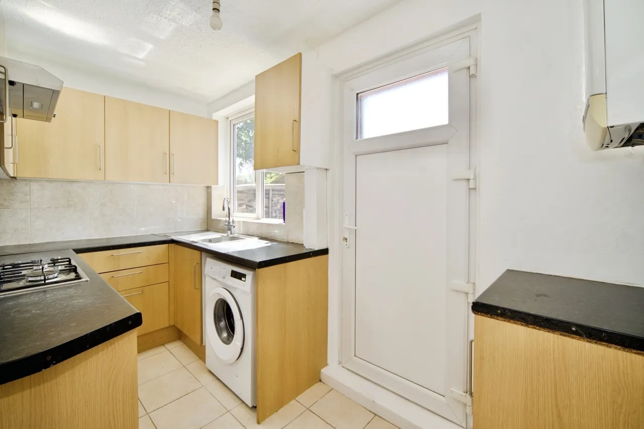 Canonsleigh Road, DAGENHAM, ESSEX, RM9, photo 9
