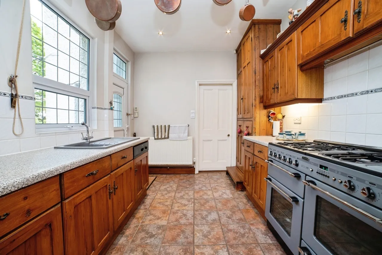 Station Road, Sutton-in-Ashfield, Nottinghamshire, NG17, photo 6