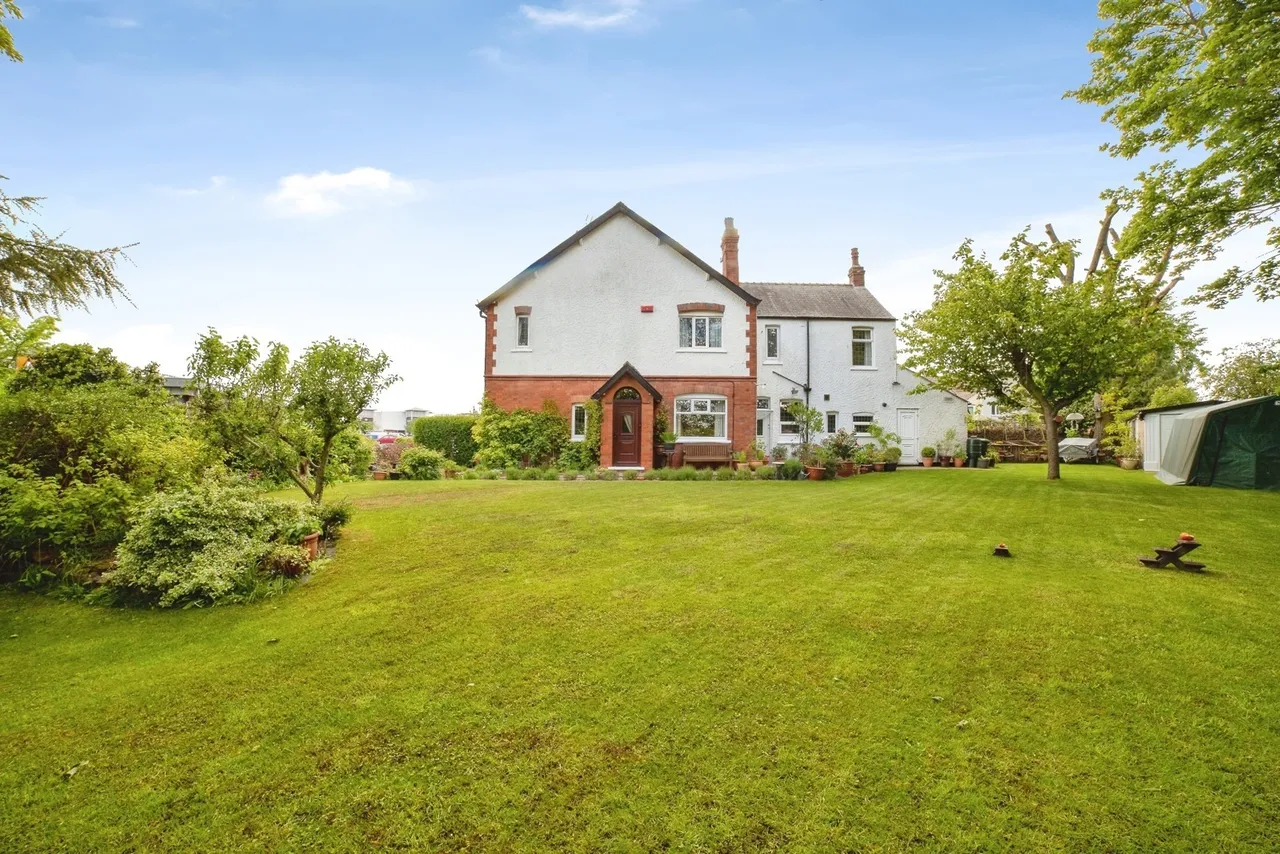 3 bed house for sale — Station Road, Sutton-in-Ashfield, Nottinghamshire, NG17