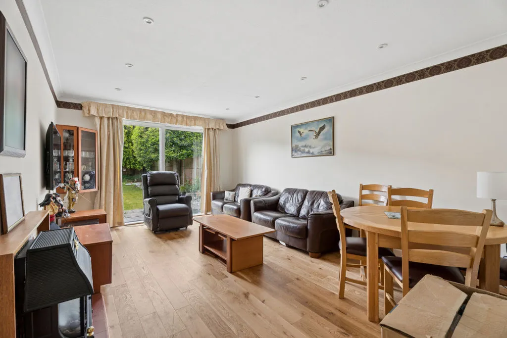 Waldens Close, Bourne End SL8 5RT, photo 4