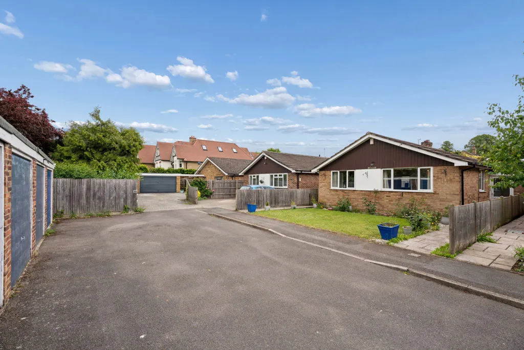 Waldens Close, Bourne End SL8 5RT, photo 14
