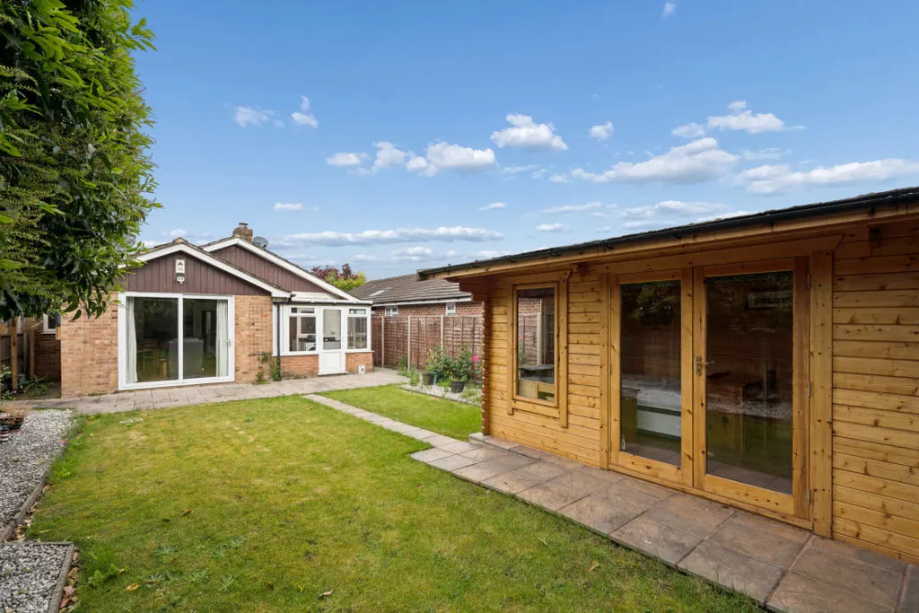 Waldens Close, Bourne End SL8 5RT, photo 13