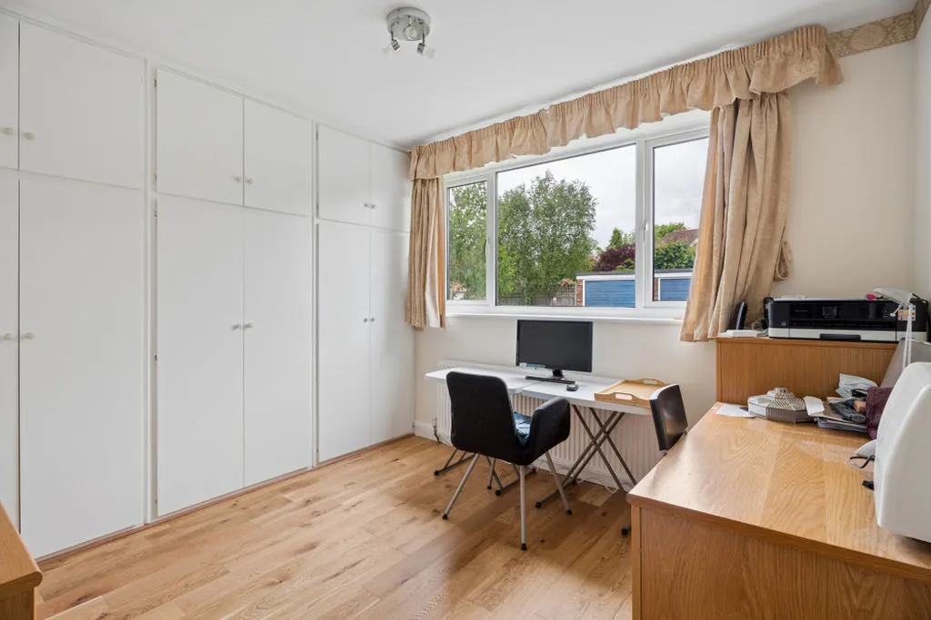Waldens Close, Bourne End SL8 5RT, photo 8