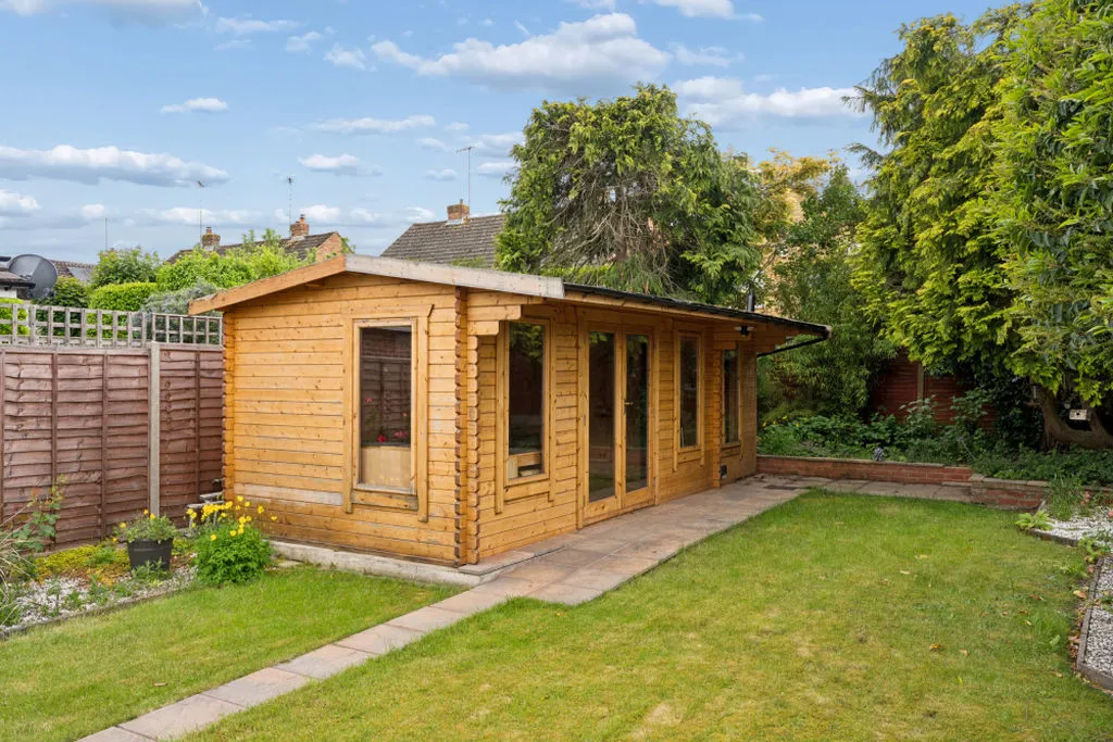Waldens Close, Bourne End SL8 5RT, photo 11