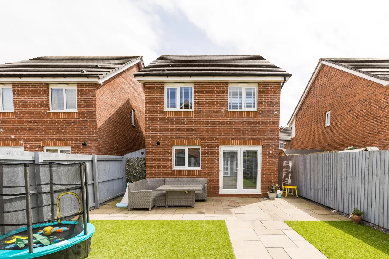 Grayling Avenue, Ellesmere Port, CH66, photo 18