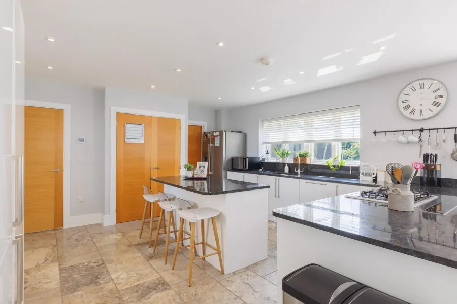 House Under Offer with 5 bedrooms in Mulberry Green, Old Harlow, CM17, photo 13