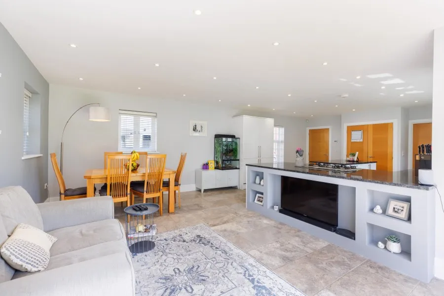 House Under Offer with 5 bedrooms in Mulberry Green, Old Harlow, CM17, photo 6