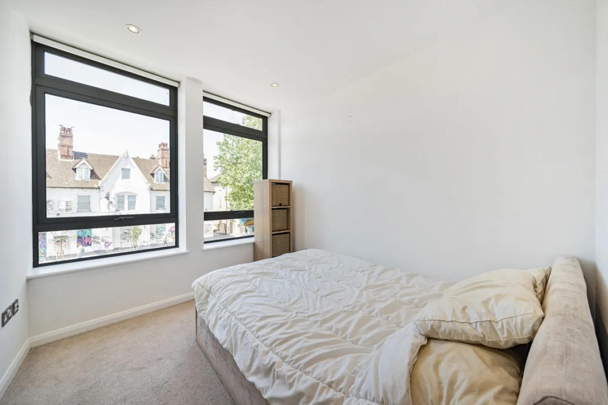 Streatham High Road, Streatham Hill, SW16, photo 4
