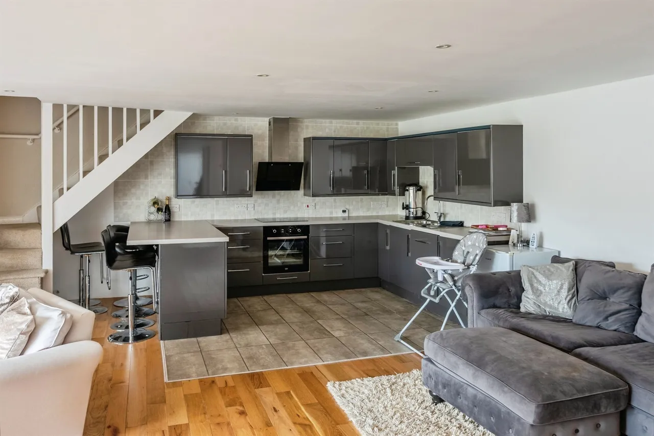 Snarlton Lane, Melksham, SN12, photo 17