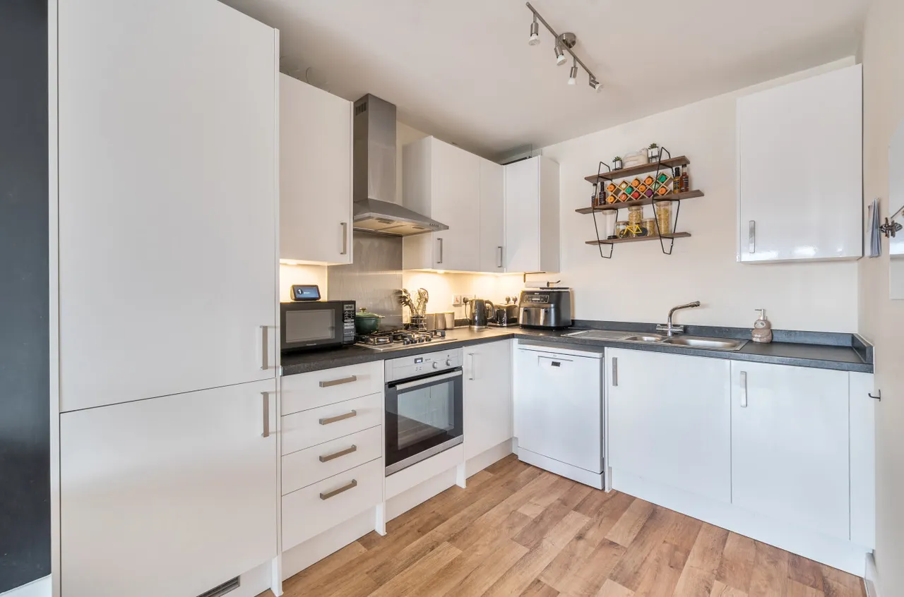Alderson Grove, Hersham, KT12, photo 6