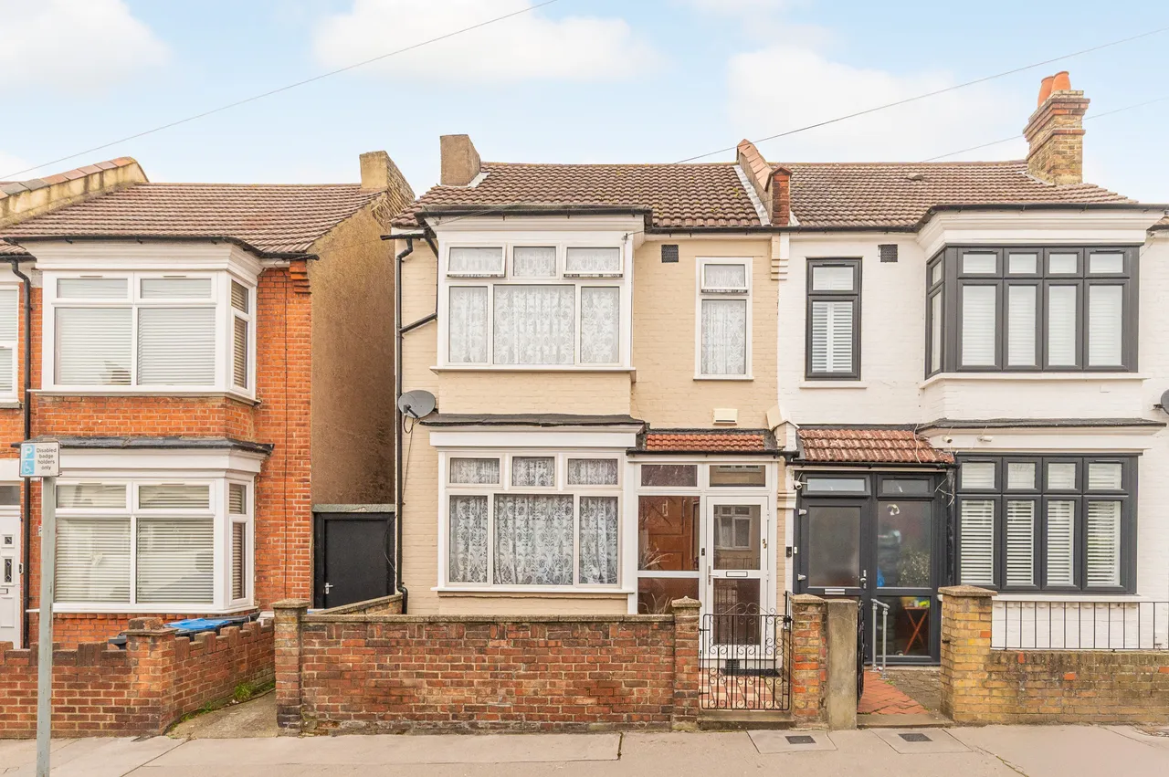 3 bed house for sale — 33 Mersham Road, Thornton Heath