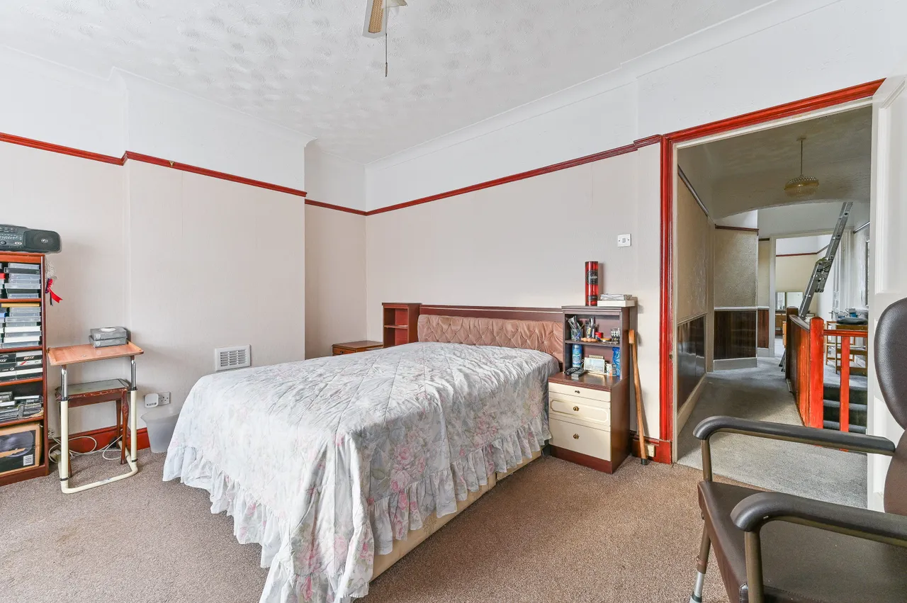 33 Mersham Road, Thornton Heath, photo 11