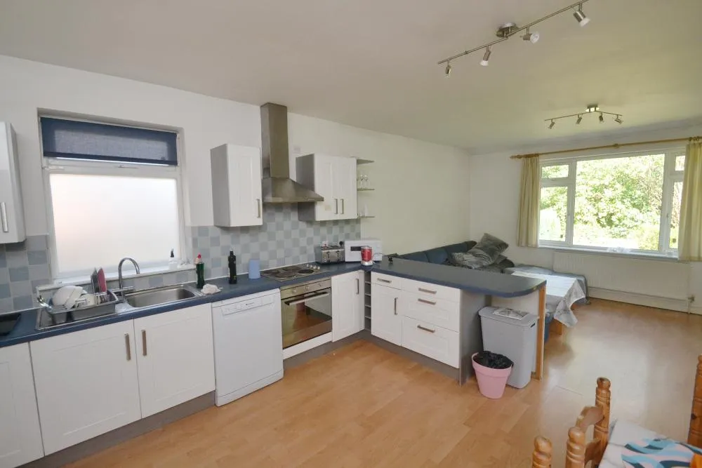 Finchley Road, Fallowfield, M14, photo 2