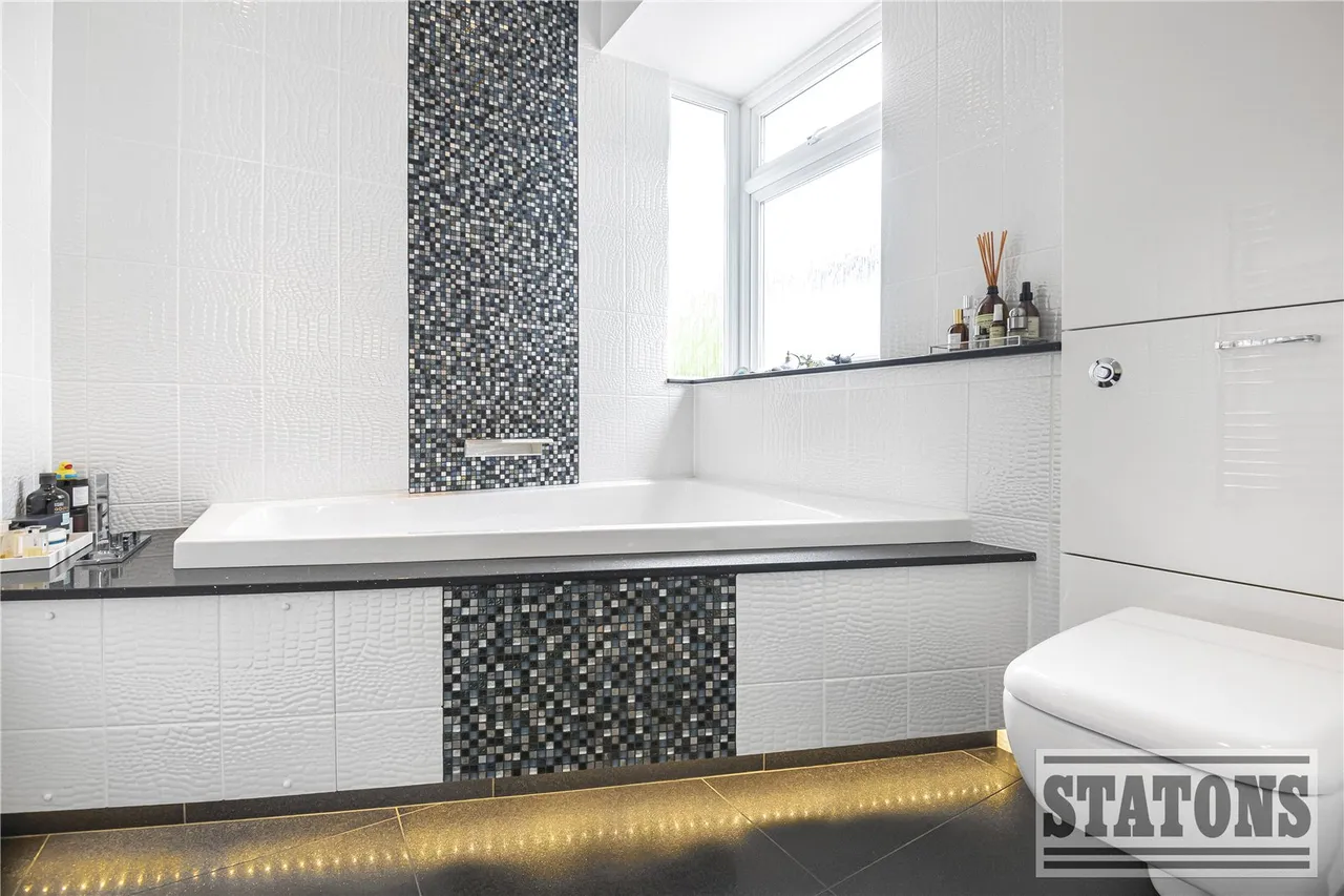 Totteridge Green, London, N20 8PE, photo 20
