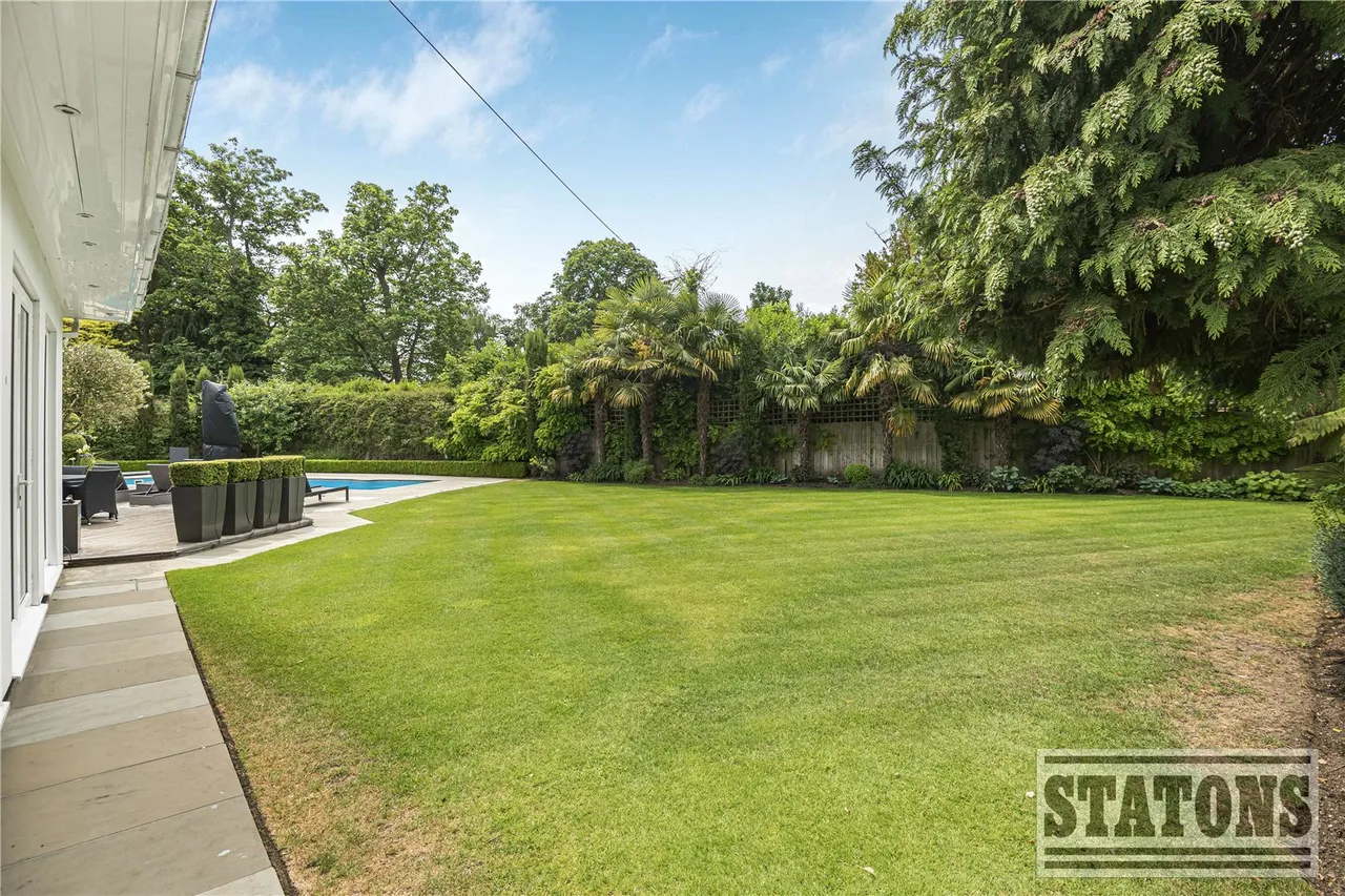 Totteridge Green, London, N20 8PE, photo 31