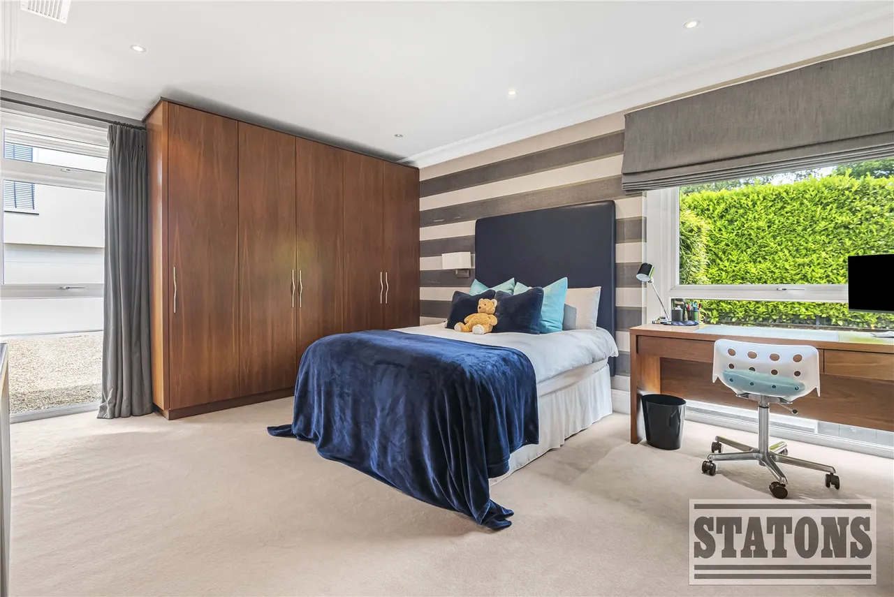 Totteridge Green, London, N20 8PE, photo 23
