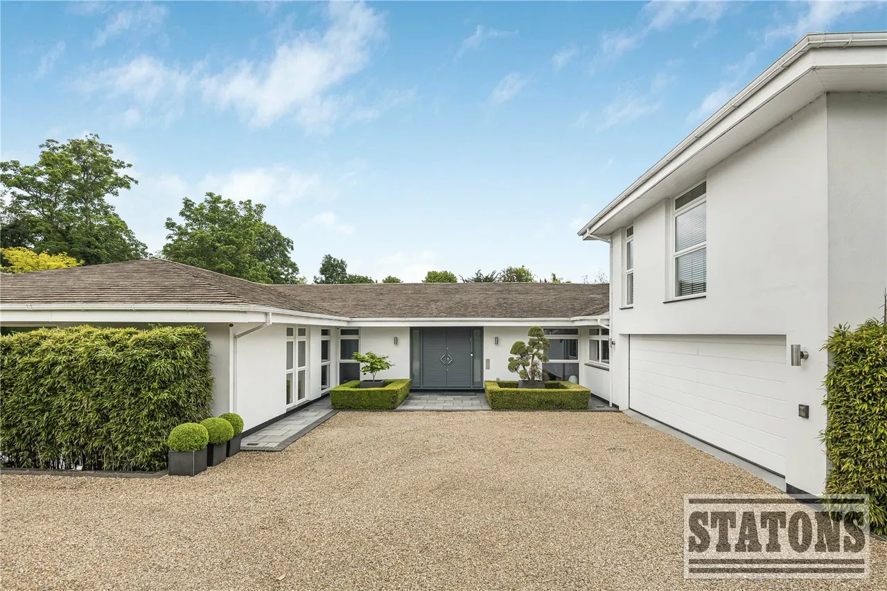 Totteridge Green, London, N20 8PE, photo 2