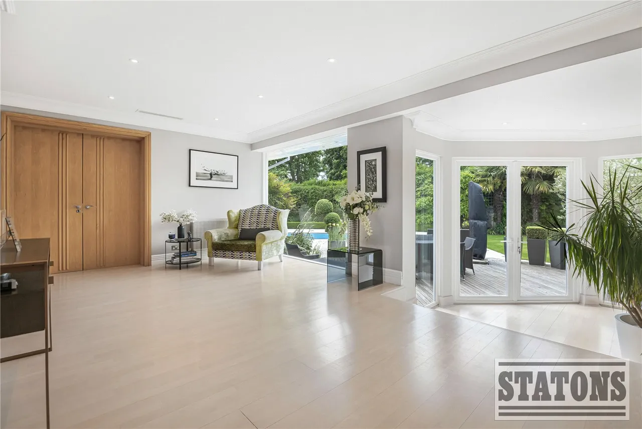 Totteridge Green, London, N20 8PE, photo 5