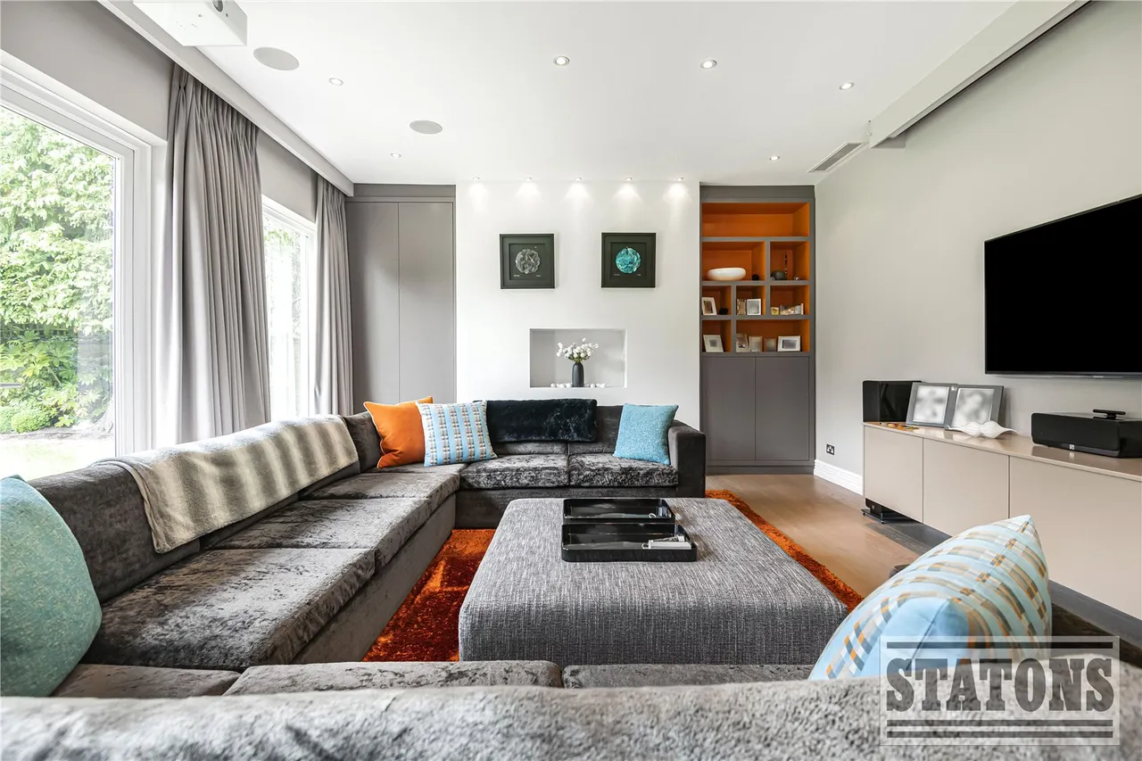 Totteridge Green, London, N20 8PE, photo 12