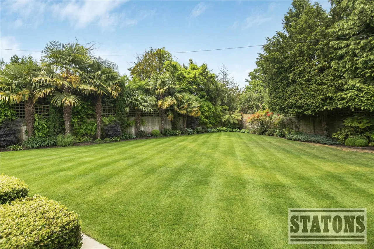 Totteridge Green, London, N20 8PE, photo 32