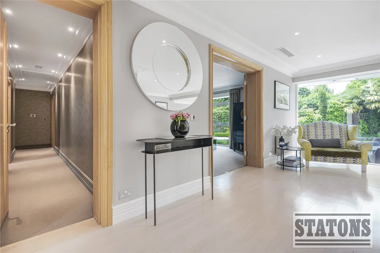 Totteridge Green, London, N20 8PE, photo 13