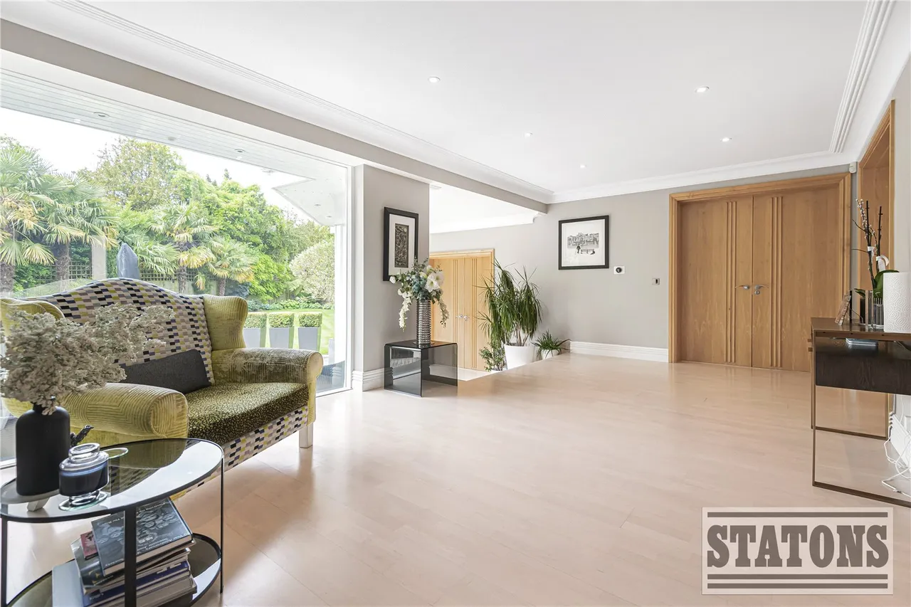 Totteridge Green, London, N20 8PE, photo 6