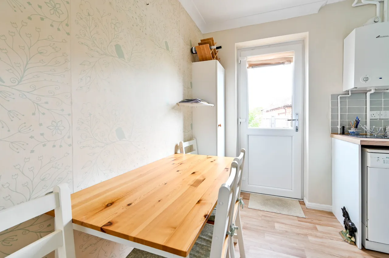 10 Bowers Close, Guildford, photo 7