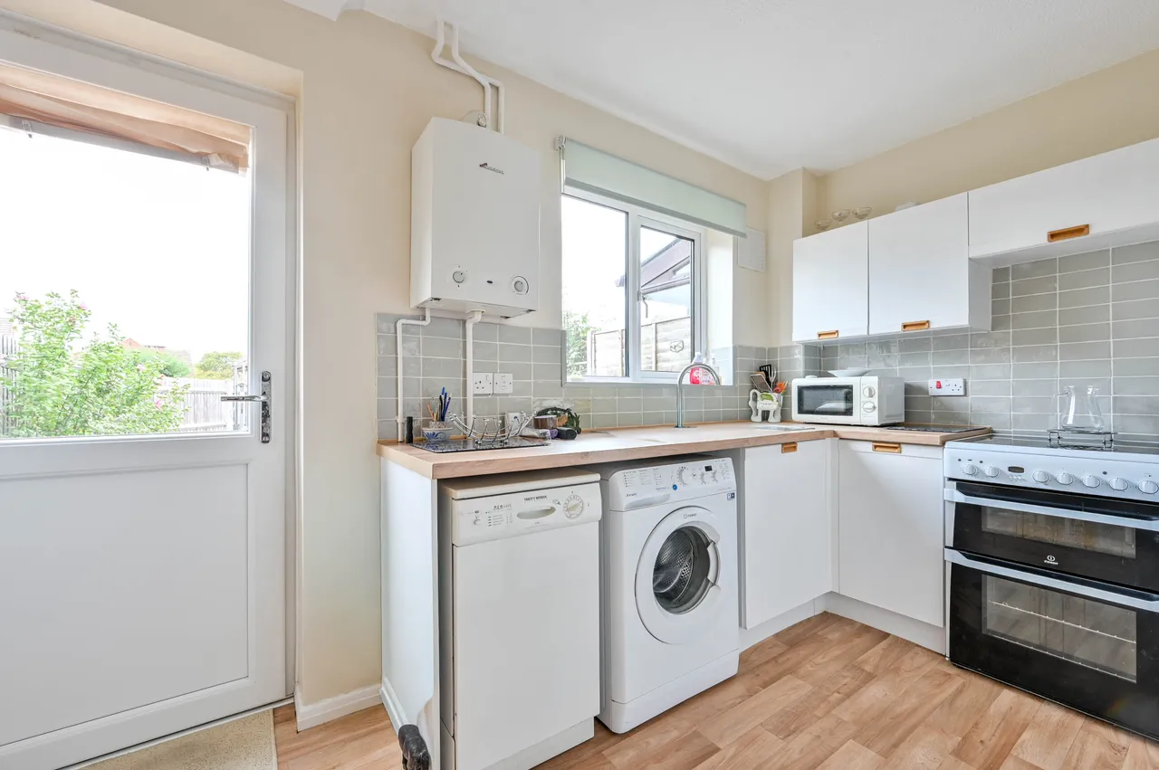 10 Bowers Close, Guildford, photo 9