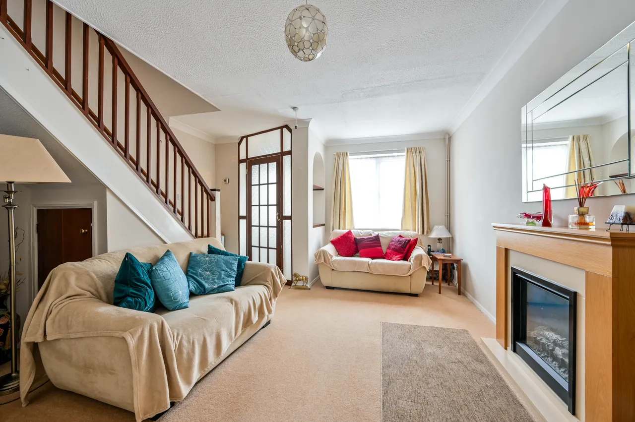 10 Bowers Close, Guildford, photo 2