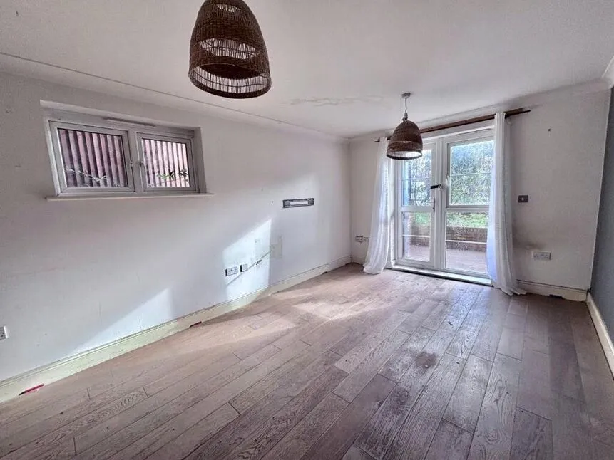 Swan Road, West Drayton, UB7, photo 2