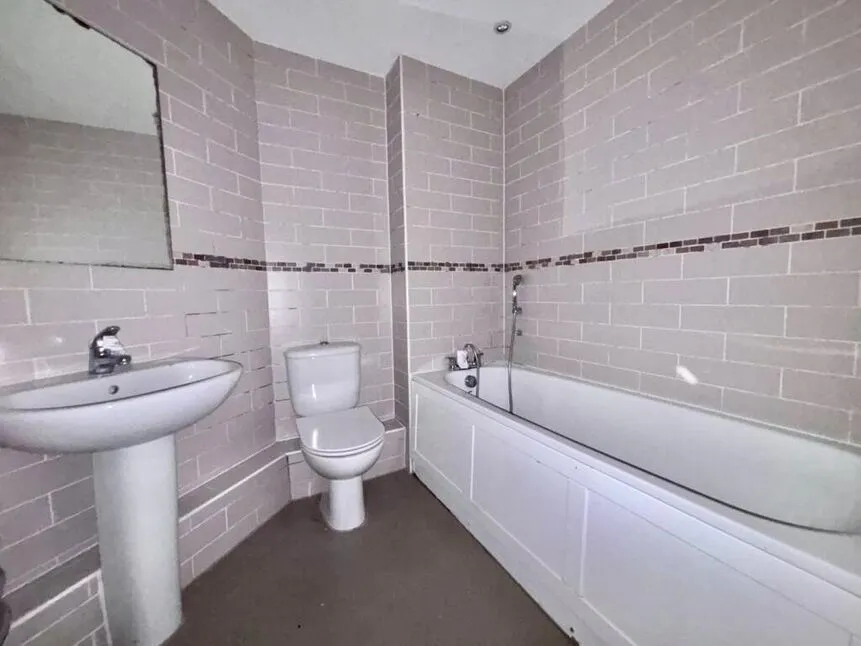 Swan Road, West Drayton, UB7, photo 7