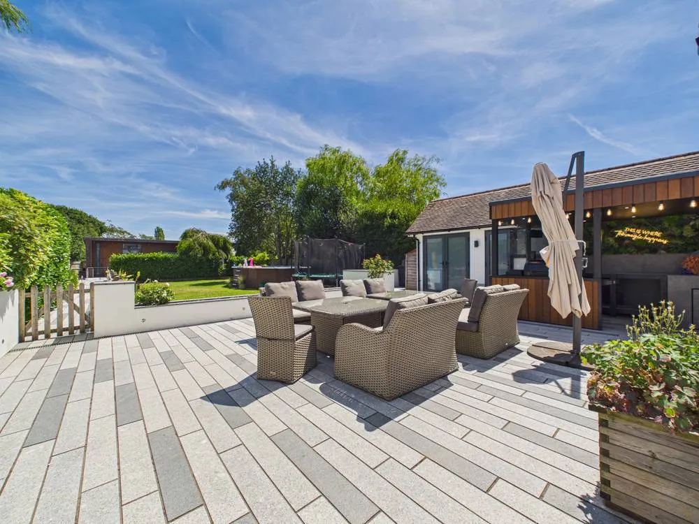 Hurn Way, Christchurch, BH23, photo 3