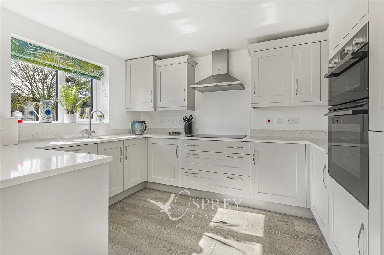 Primrose Drive, Oundle, PE8, photo 2