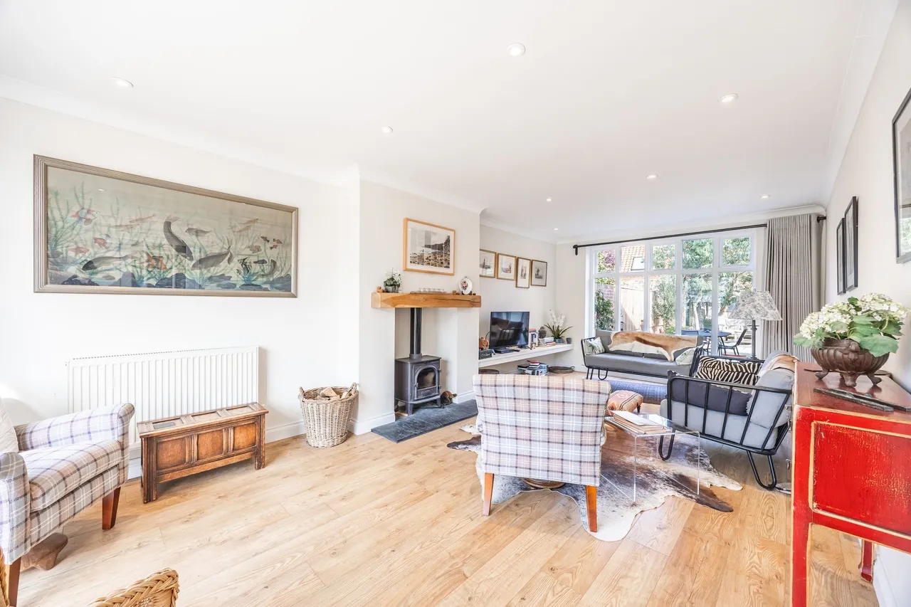 Three Bedroom Period Home with Sunset, photo 5