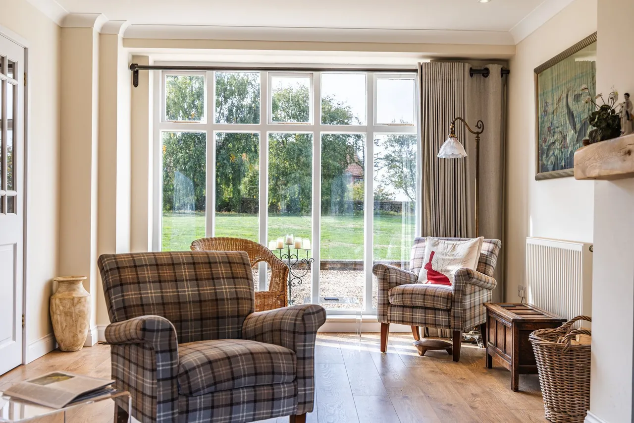 Three Bedroom Period Home with Sunset, photo 7