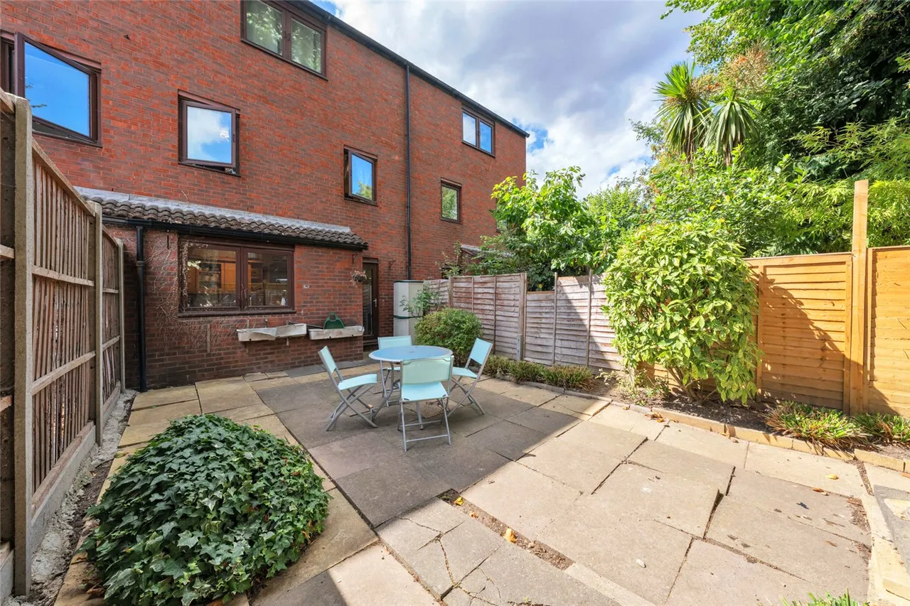 Minton Mews, London, NW6, photo 4