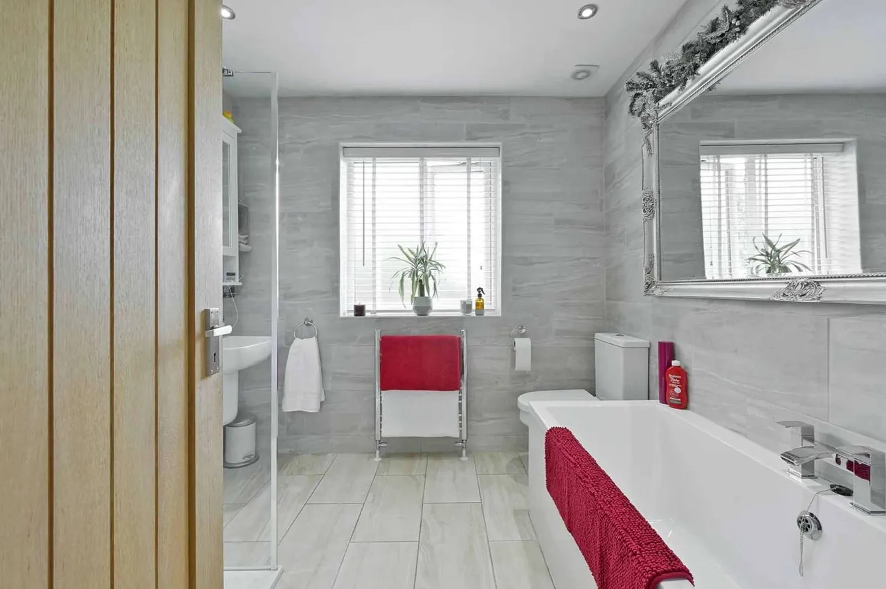 Manor Grove, Fifield, SL6, photo 15