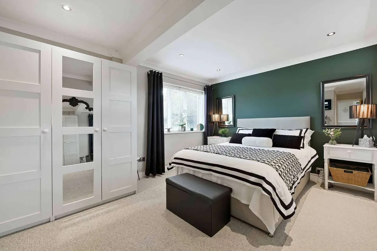 Manor Grove, Fifield, SL6, photo 11