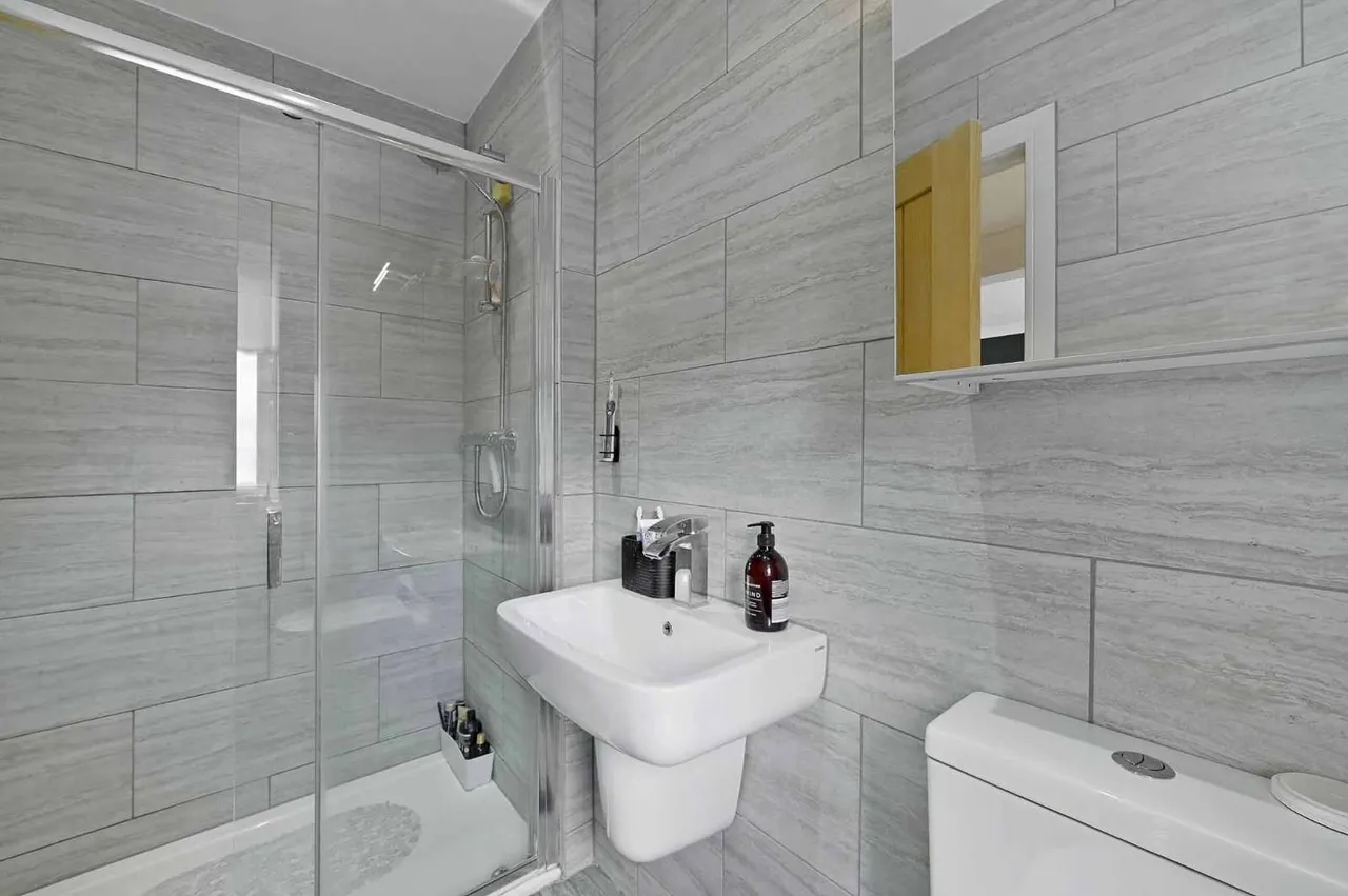 Manor Grove, Fifield, SL6, photo 12