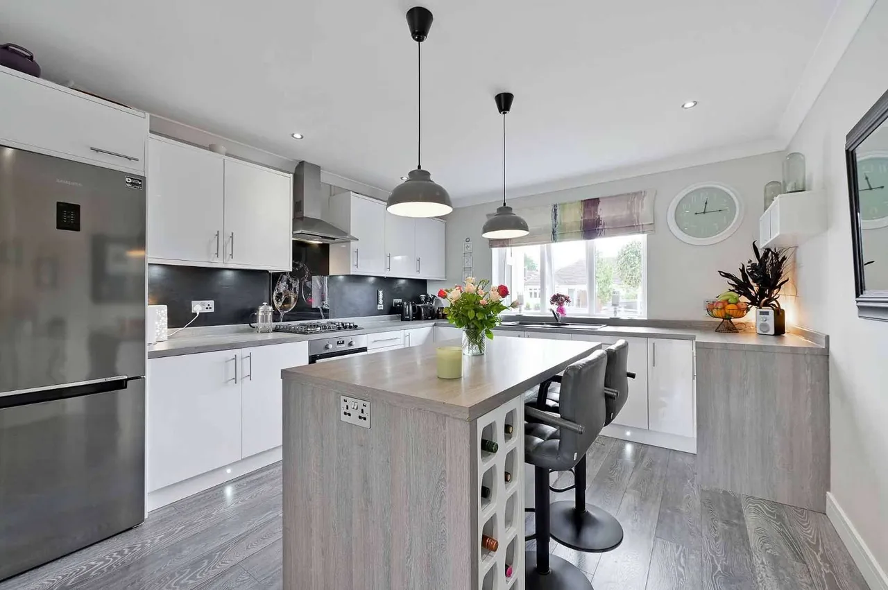 Manor Grove, Fifield, SL6, photo 9