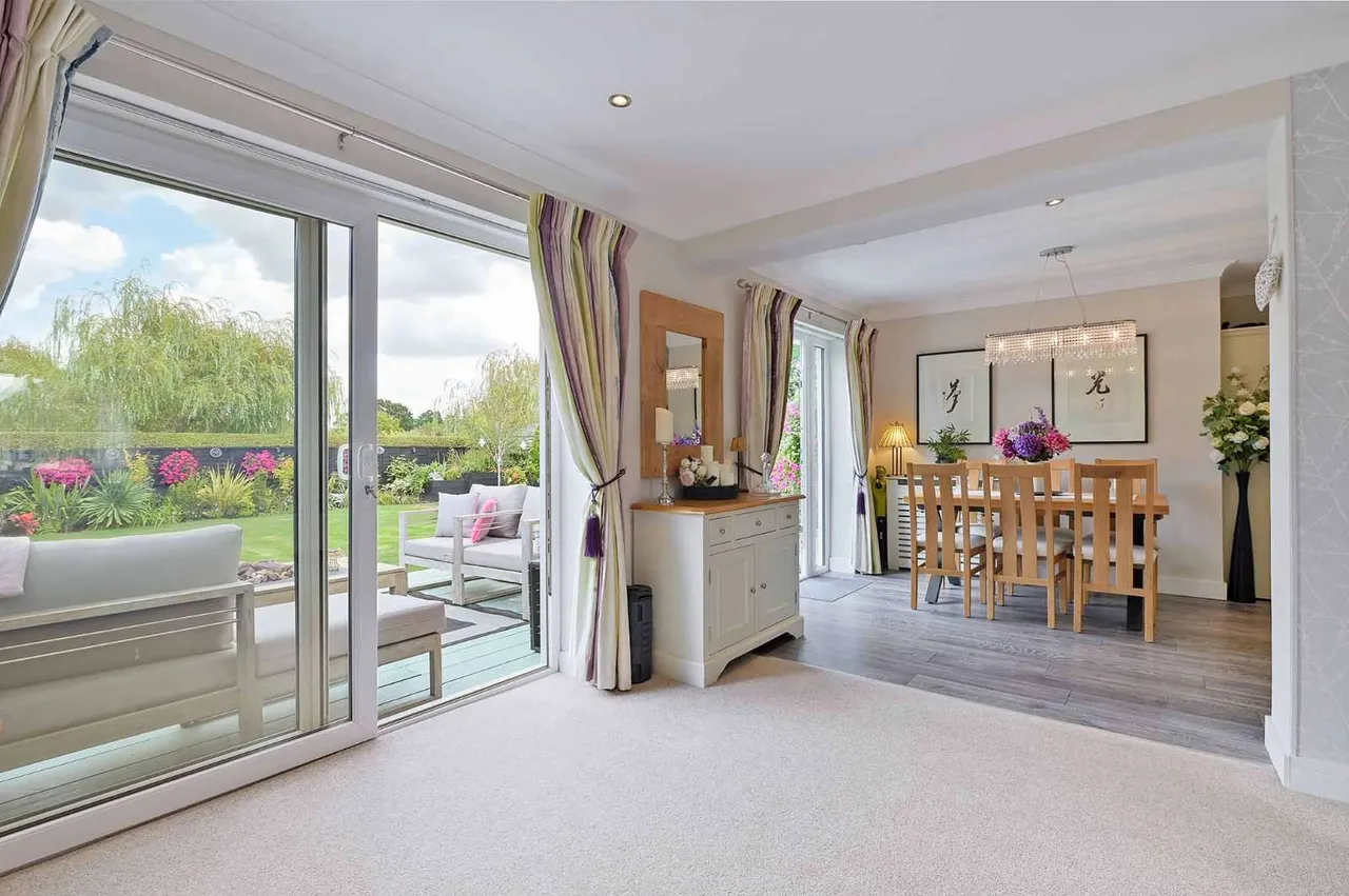 Manor Grove, Fifield, SL6, photo 8