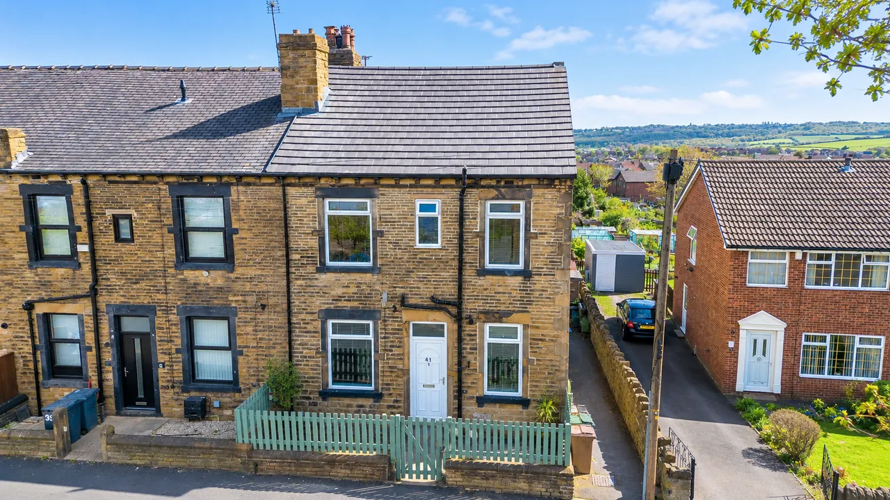 2 bed house for sale, Bridge Street, Morley, LS27