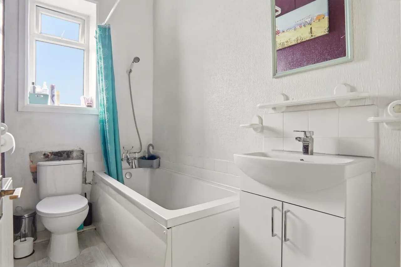 Bridge Street, Morley, LS27, photo 7