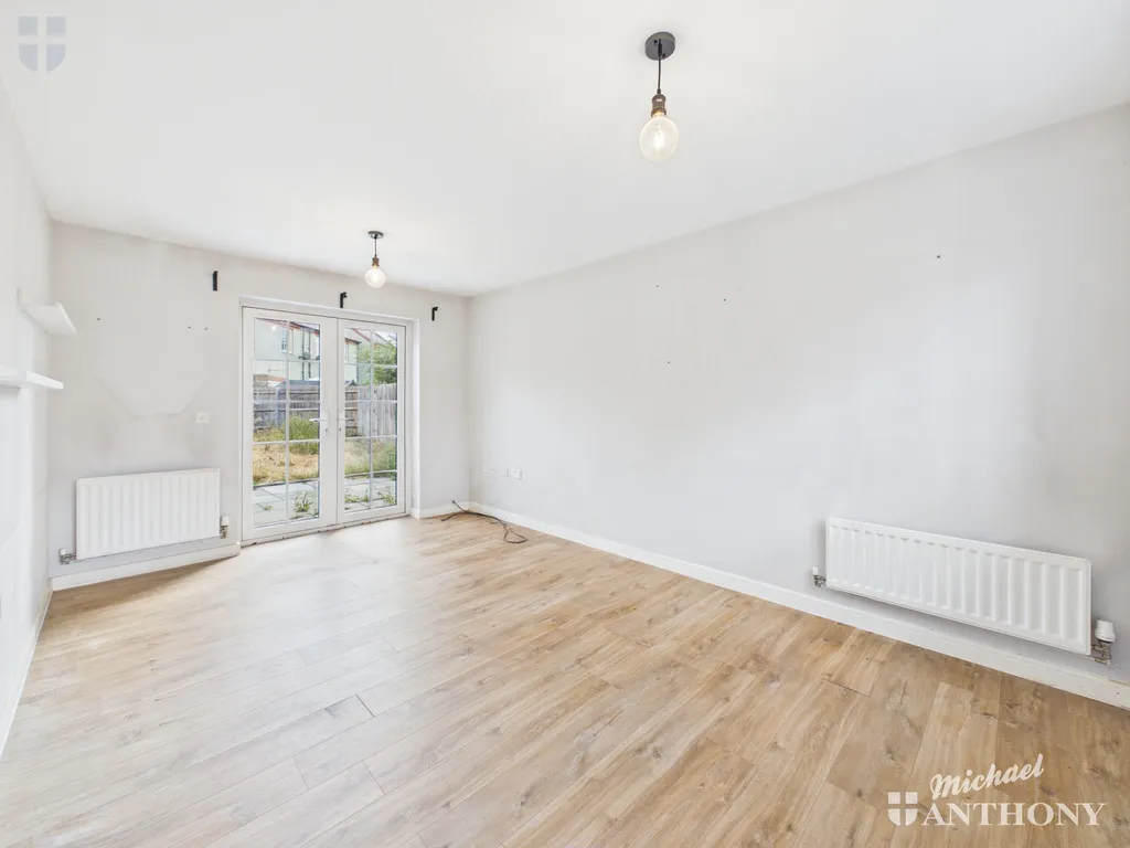 Siddington Drive, Aylesbury, HP18 0UE, photo 3