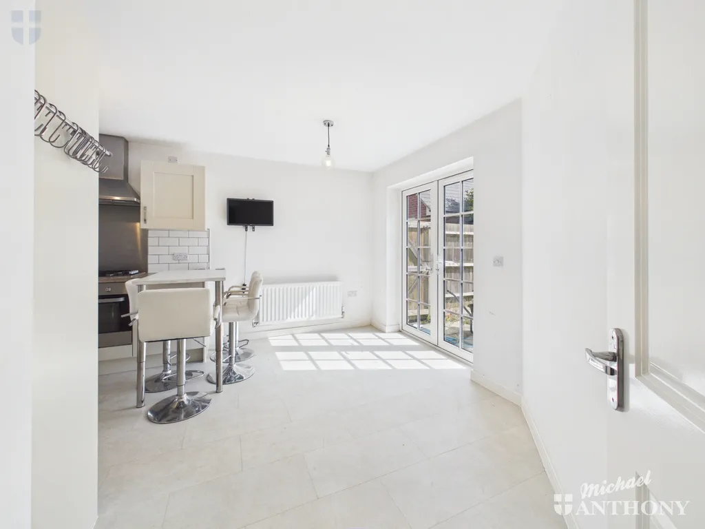 Siddington Drive, Aylesbury, HP18 0UE, photo 5