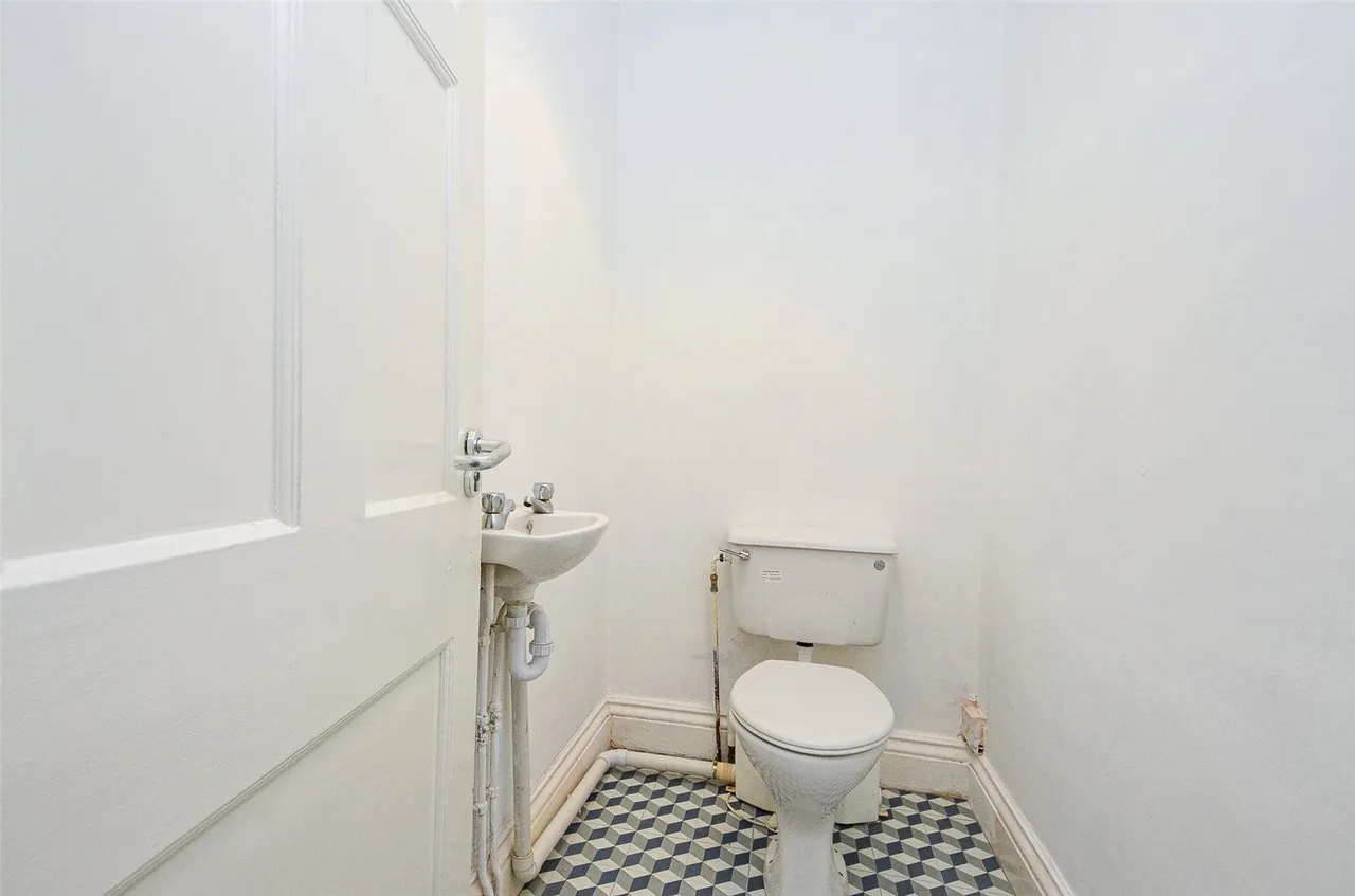 Conway Road, Colwyn Bay, LL29, photo 24